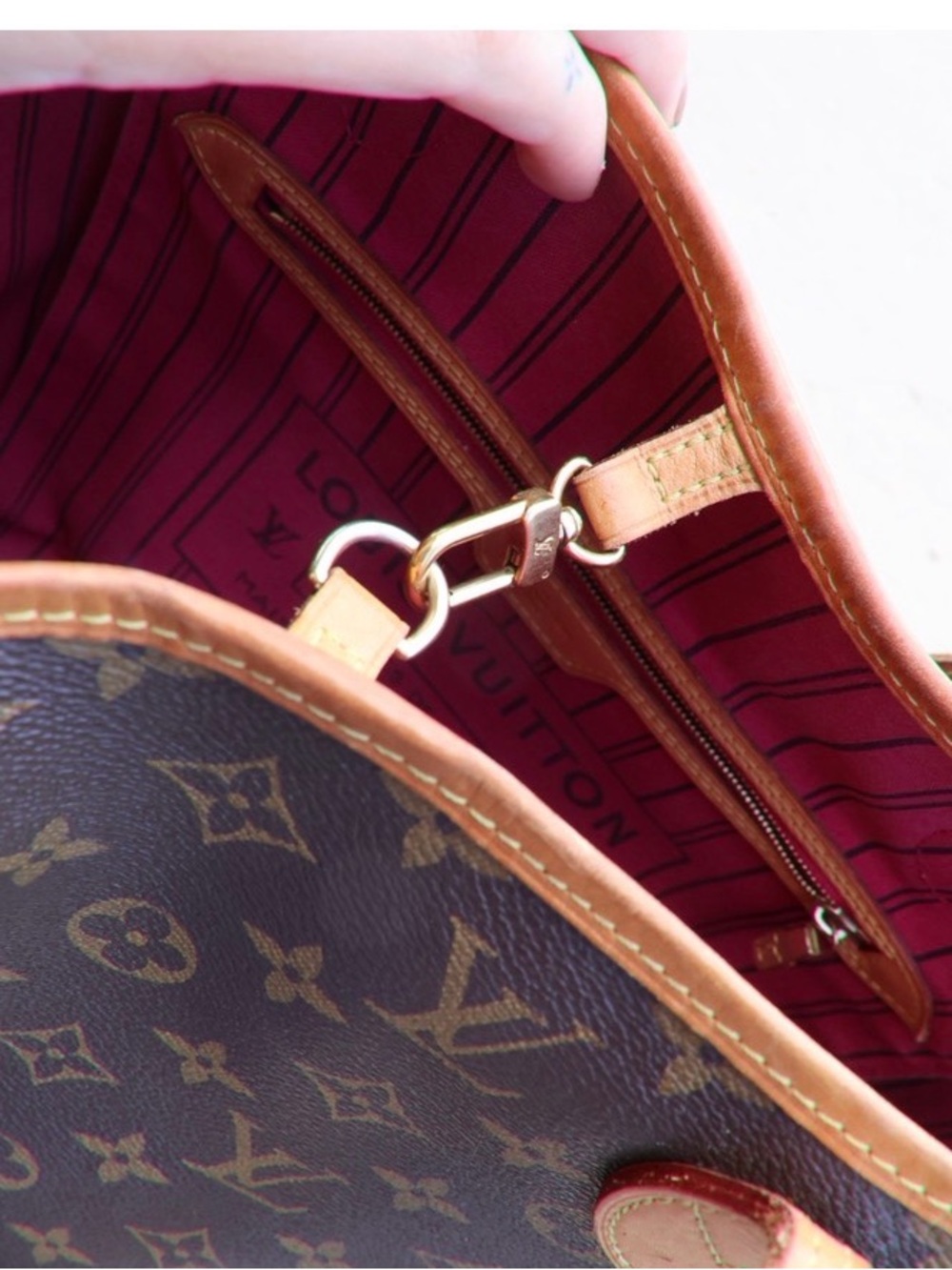 Louis Vuitton Monogram Neverfull Tote in Brown with Rose Interior - Picture 11 of 16